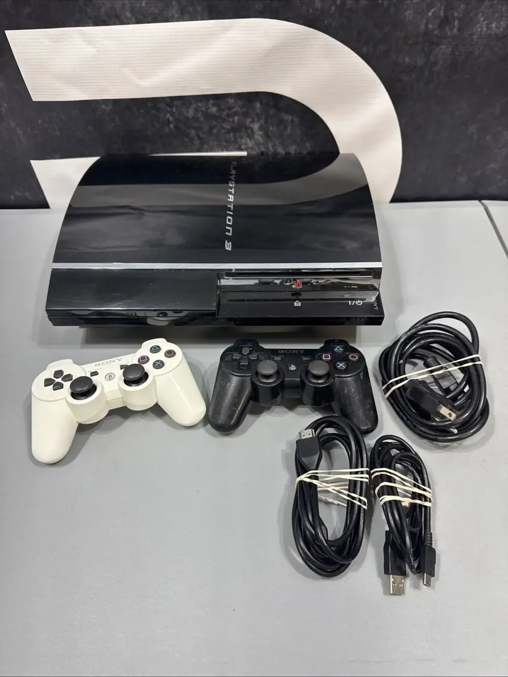 Sony PlayStation 3 PS3 CECHE01 80GB Black Console System Backwards Compatible